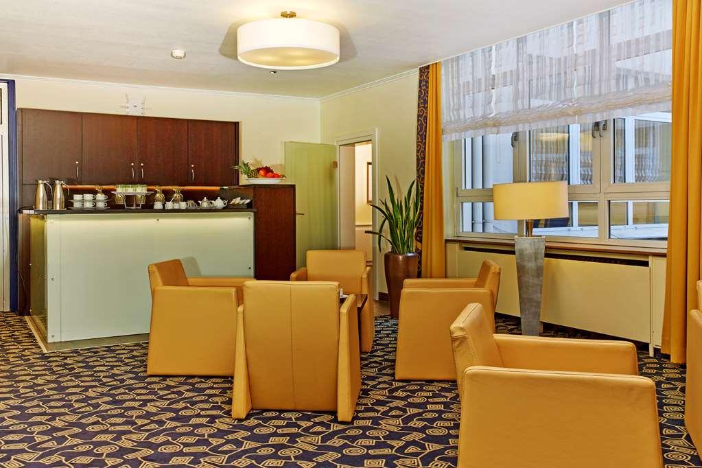 H+ Hotel BRE Amenities photo