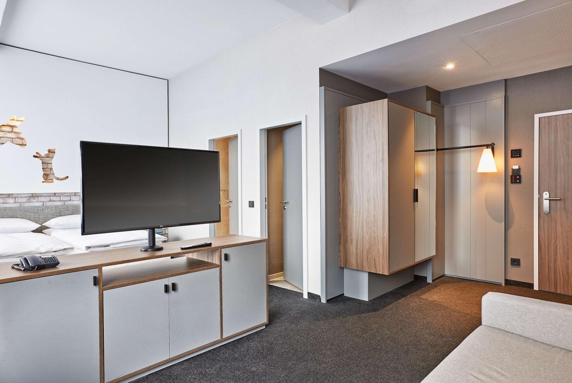 H+ Hotel BRE Exterior photo
