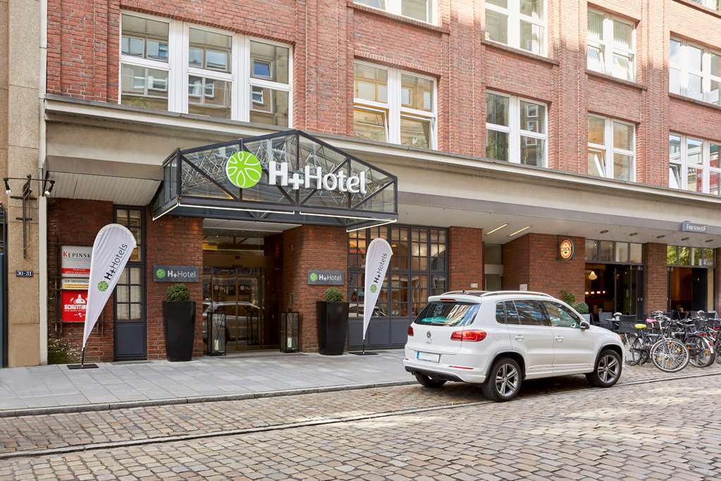 H+ Hotel BRE Exterior photo