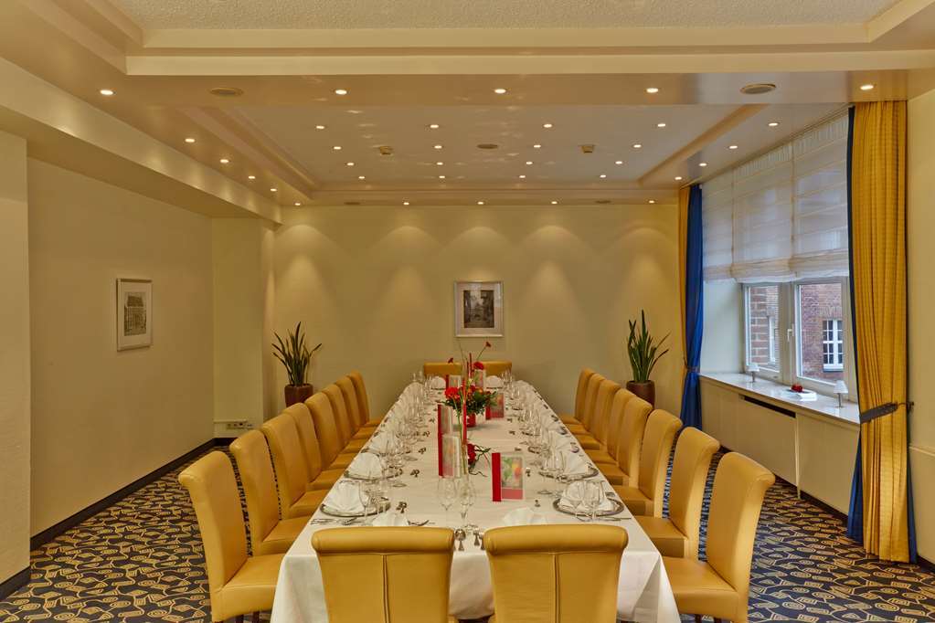 H+ Hotel BRE Restaurant photo