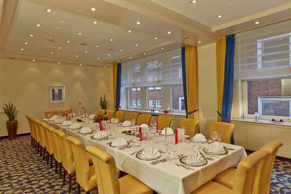 H+ Hotel BRE Restaurant photo